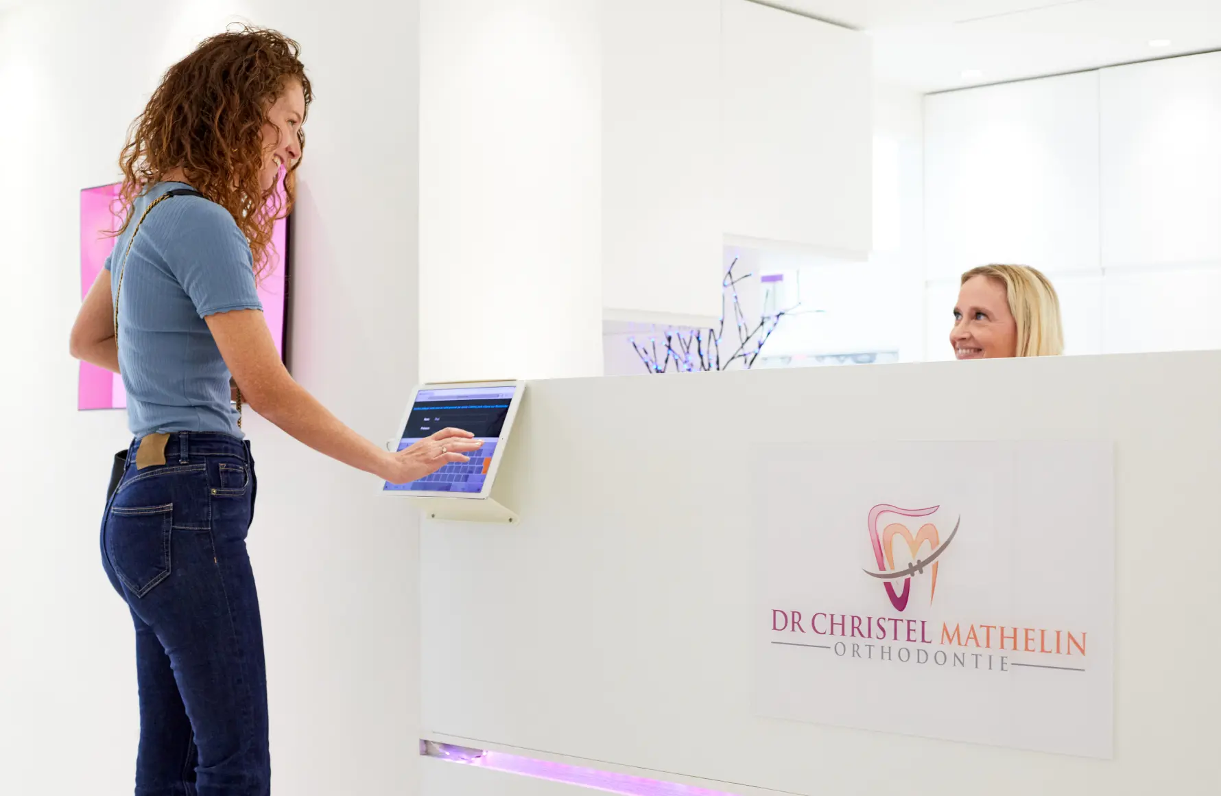 cabinet-carousel-3-img